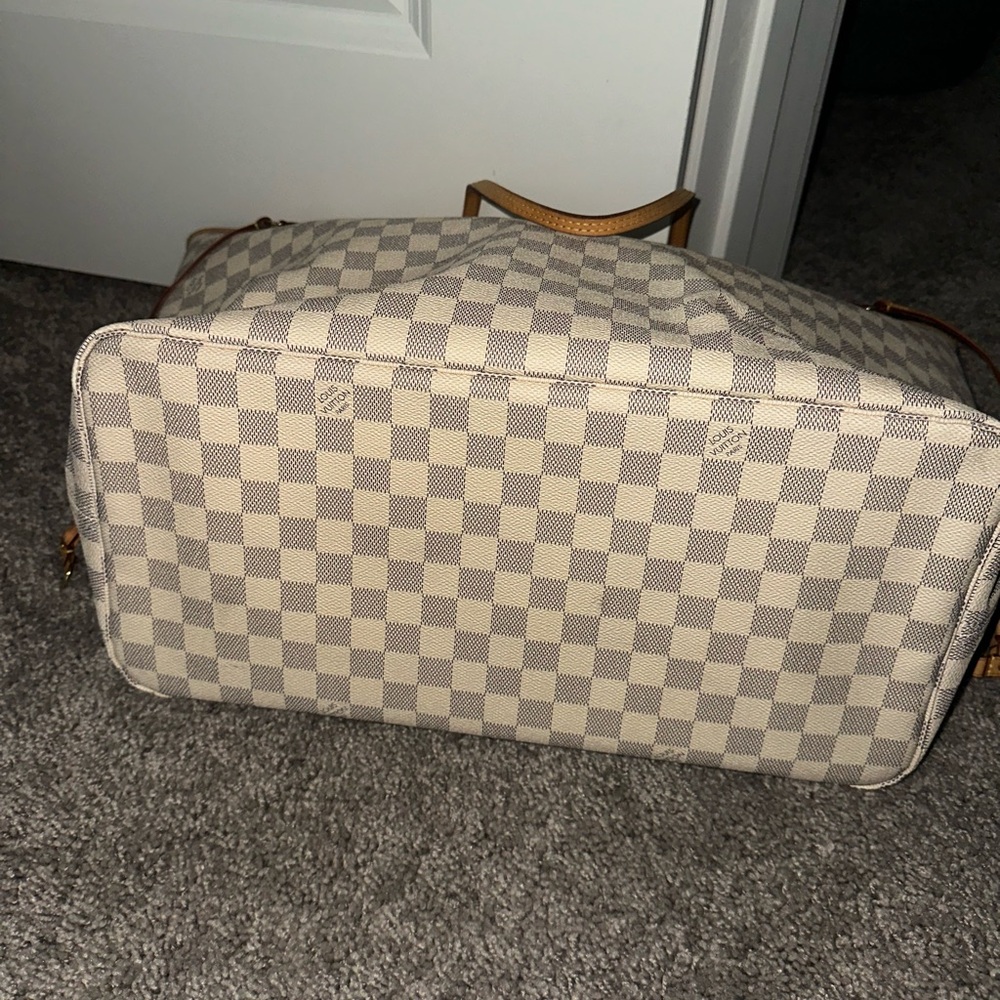 Large Louis Vuitton Neverfull Tote Bag - Picture 7 of 8